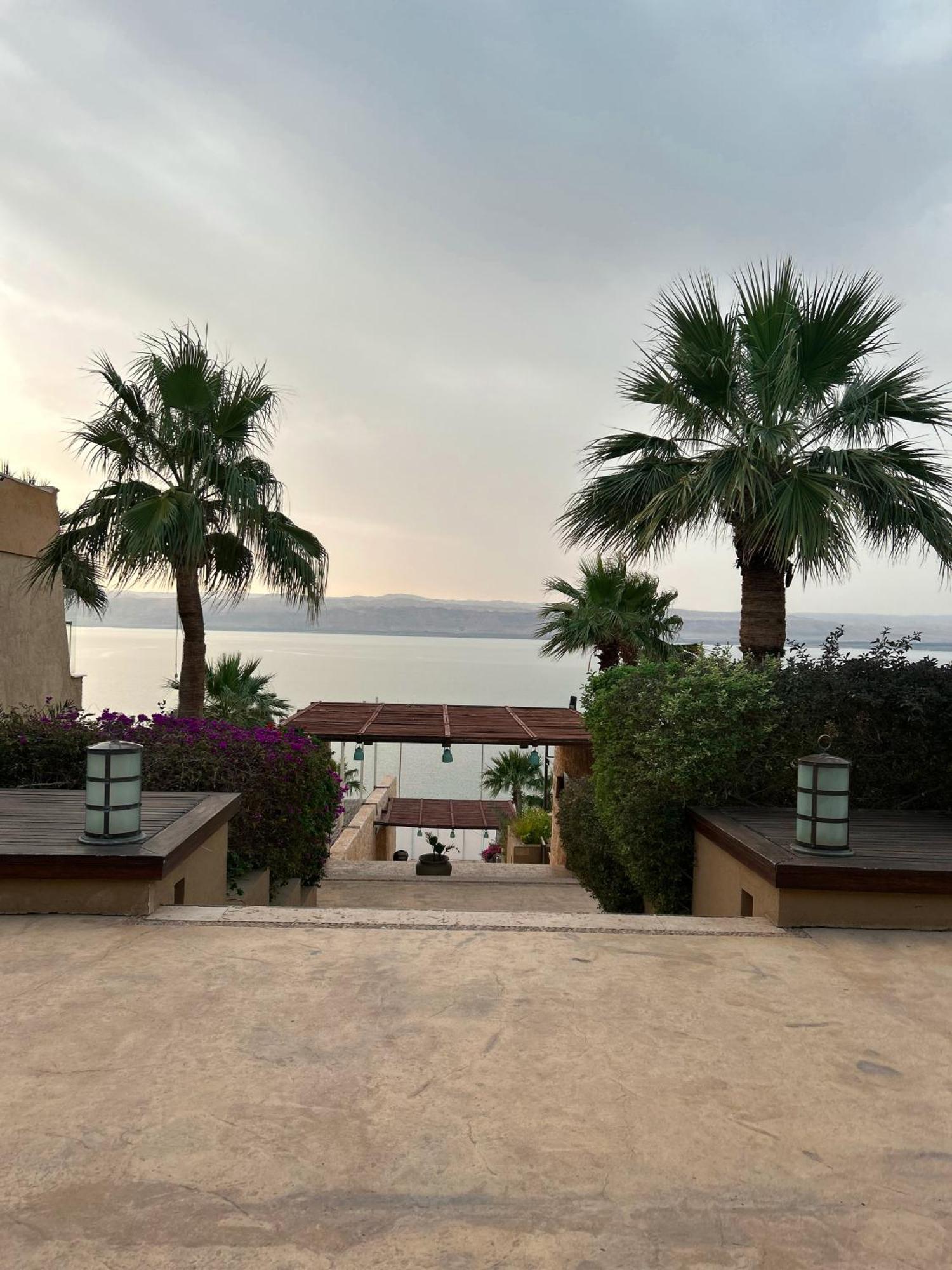 O Beach Hotel & Resort Sweimeh Экстерьер фото