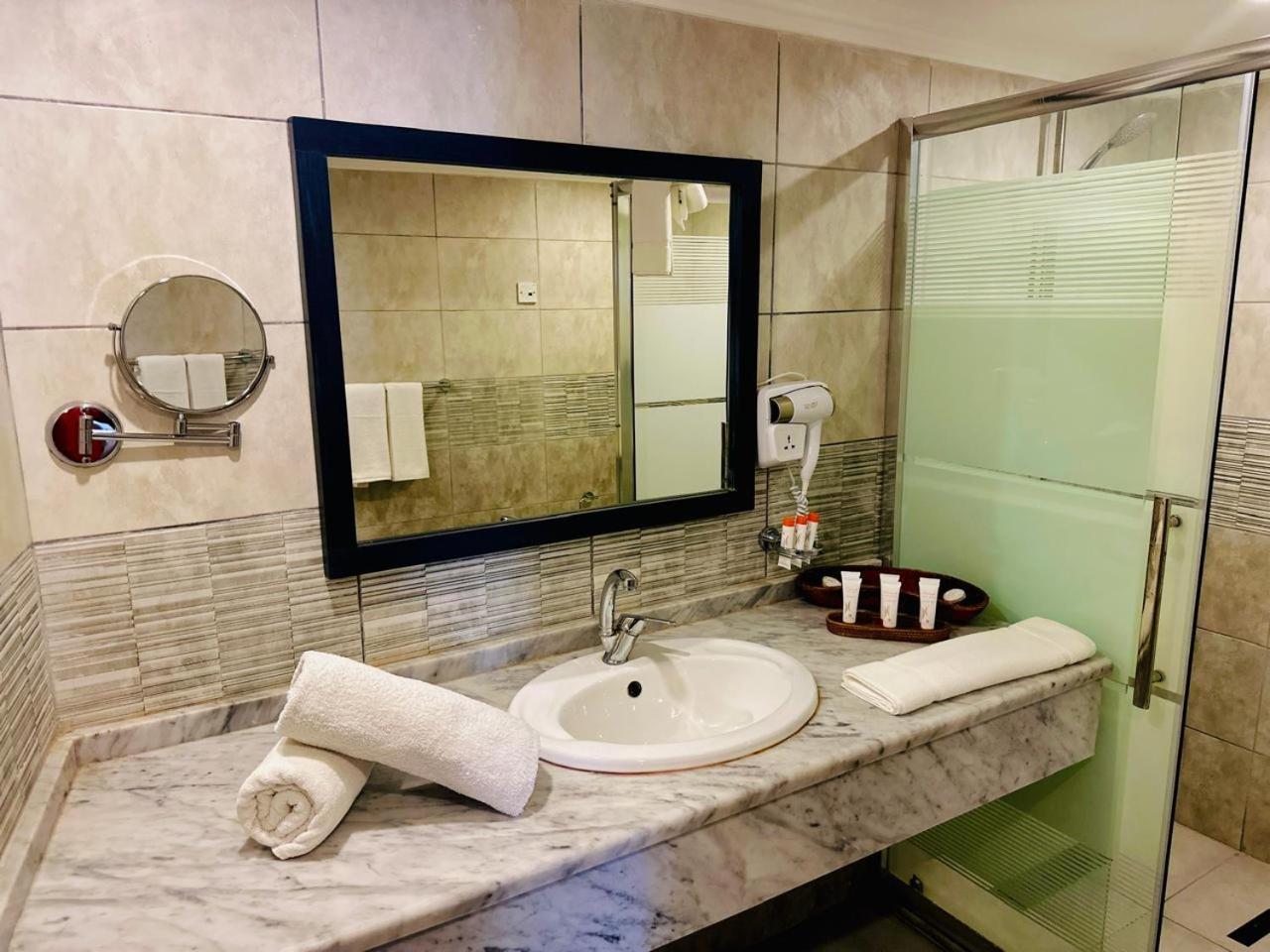 O Beach Hotel & Resort Sweimeh Экстерьер фото