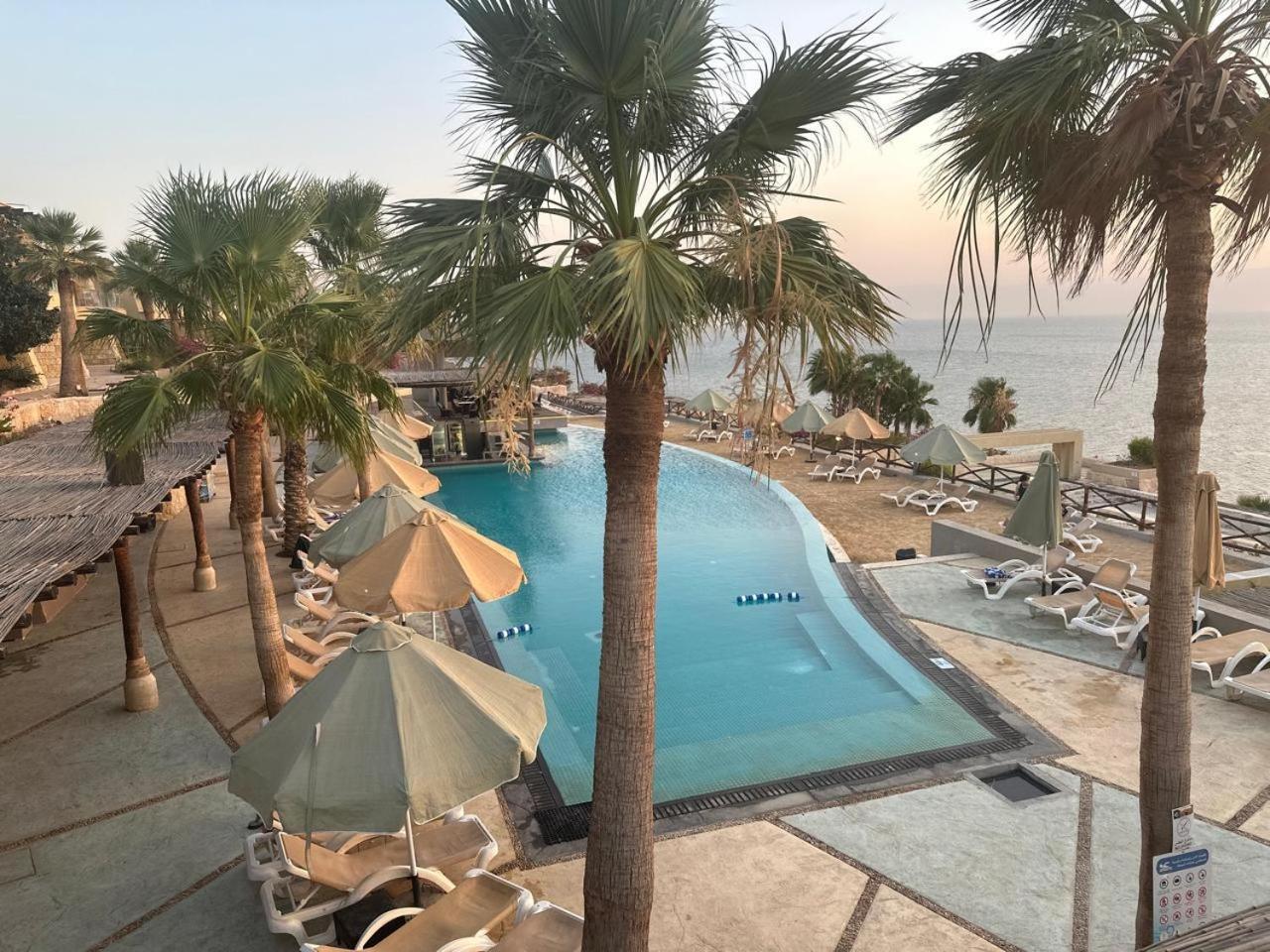 O Beach Hotel & Resort Sweimeh Экстерьер фото